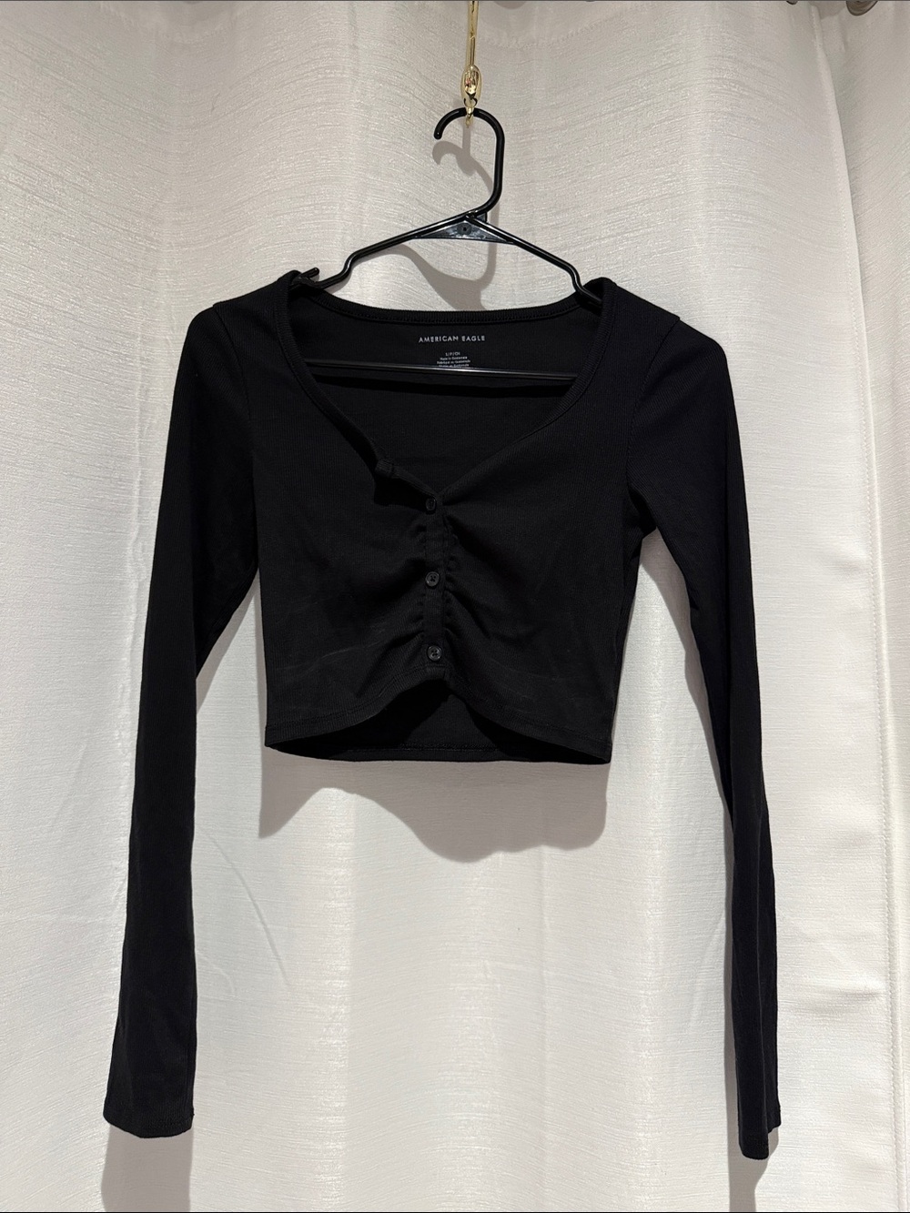 American Eagle Outfitters Black Long-Sleeve Cropped Button-Up Top